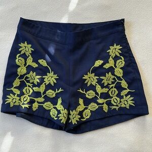 EUC Navy with green embroidery Alya shorts size 8/medium
